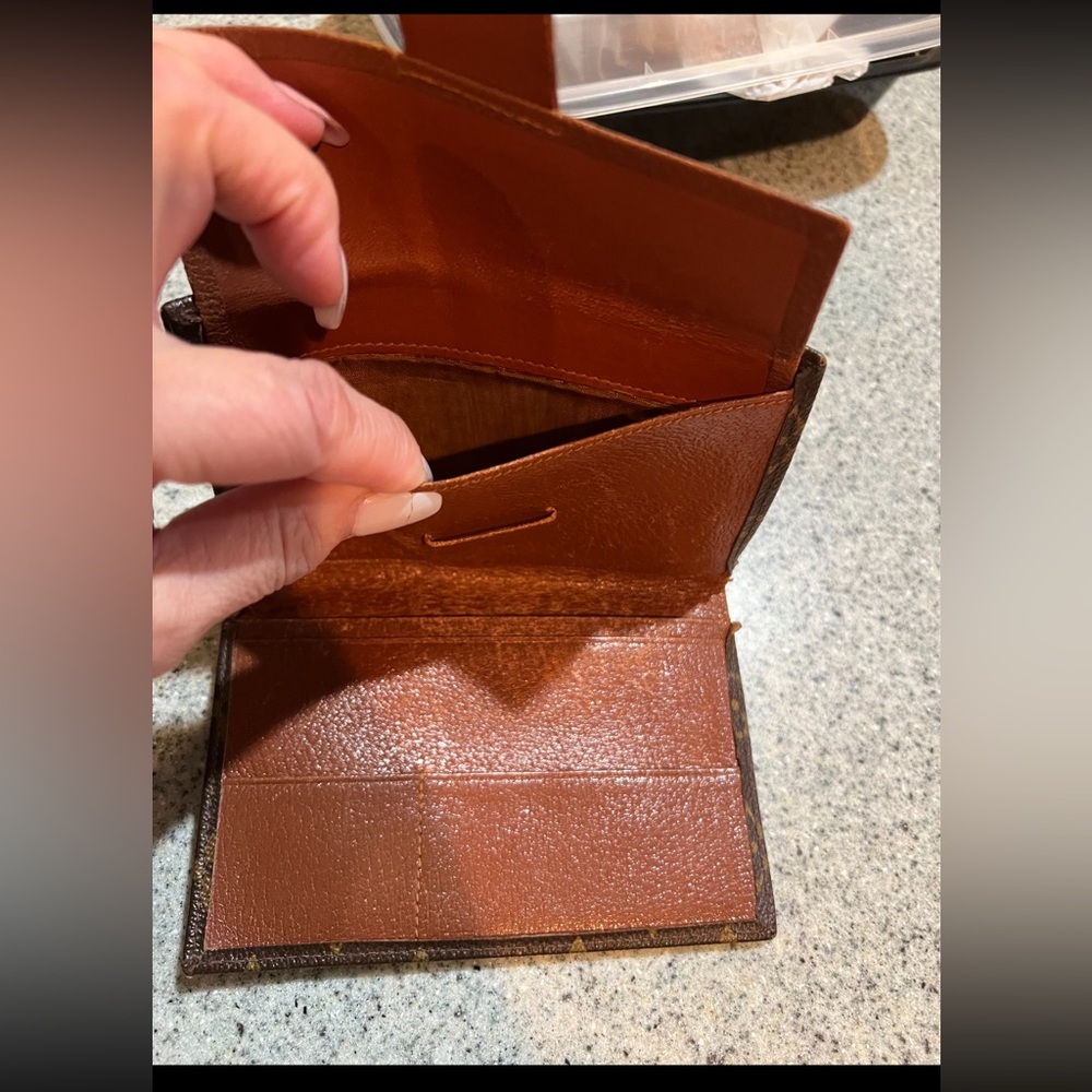 LV Wallet - Picture 4 of 4